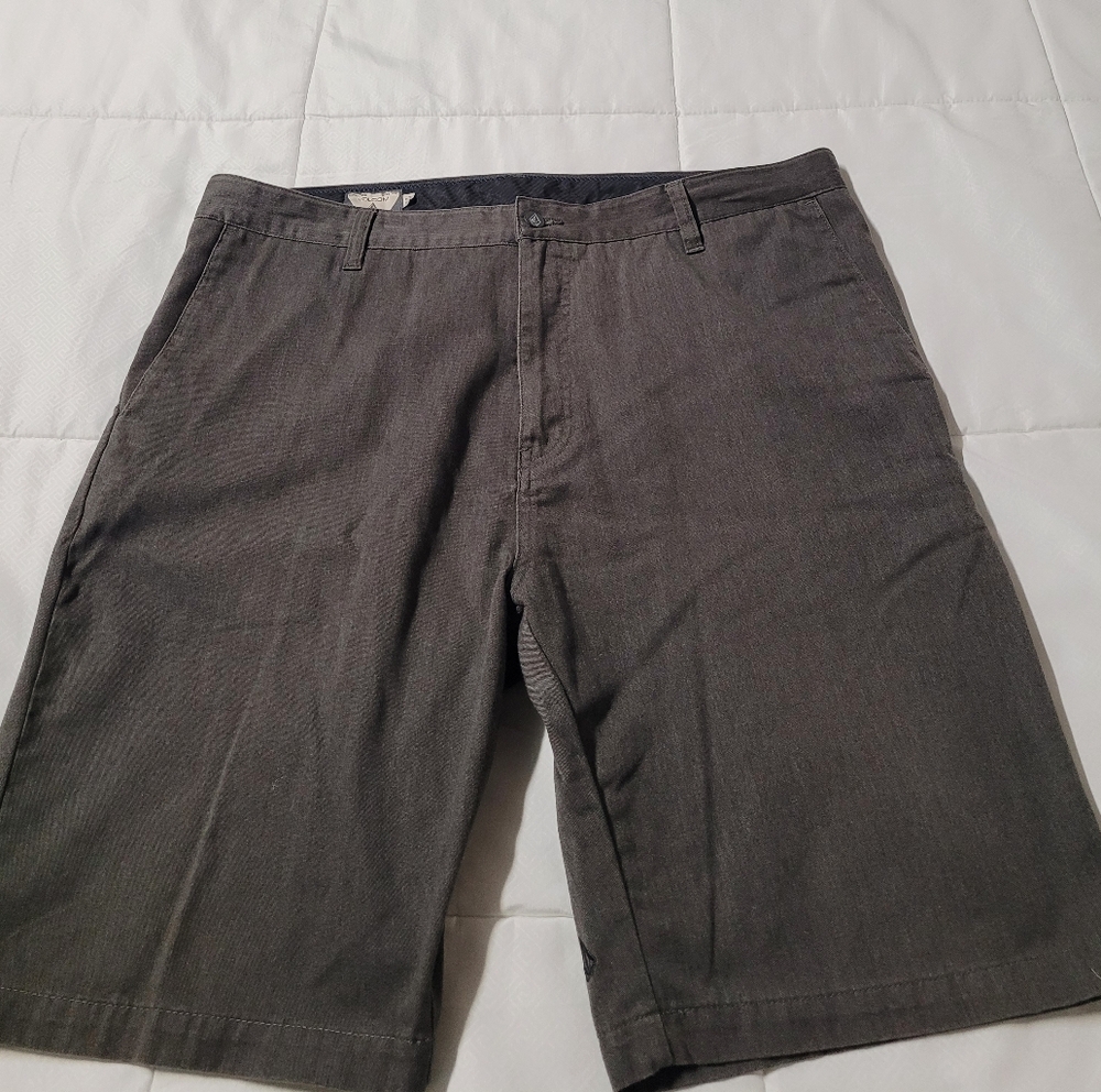 Volcom Men's Gray Flat Front Shorts